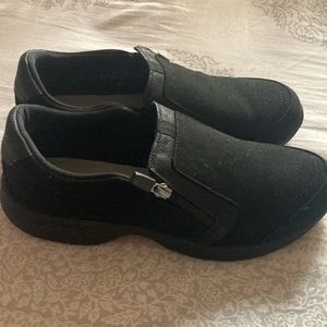 Easy spirit slip on shoes